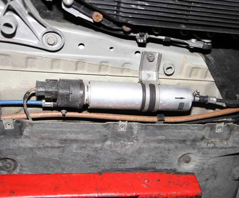 【車のメンテナンスに関するよくある質問】エンジンオイル、トランスミッションオイル、ガソリンにも不純物をろ過するフィルターが付いていると聞きました。本当ですか？交換しないと何か問題が起きるのでしょうか？