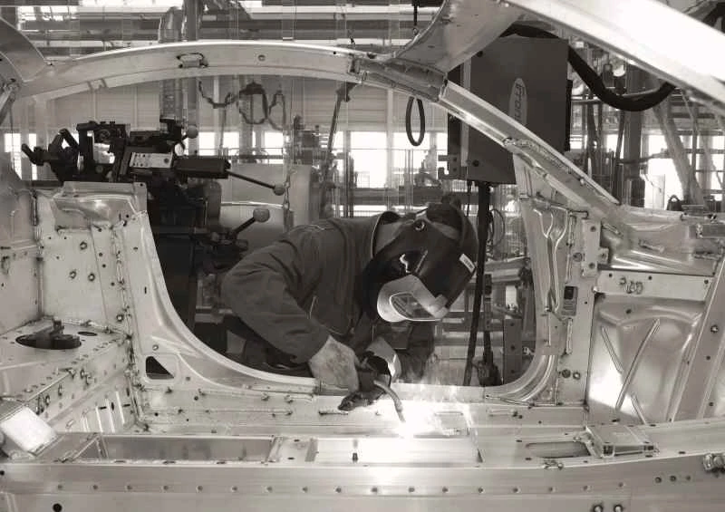 なぜ車体の剛性を強化する必要があるのでしょうか？<br>硬さだけでなく、弾力性も必要（パート1）