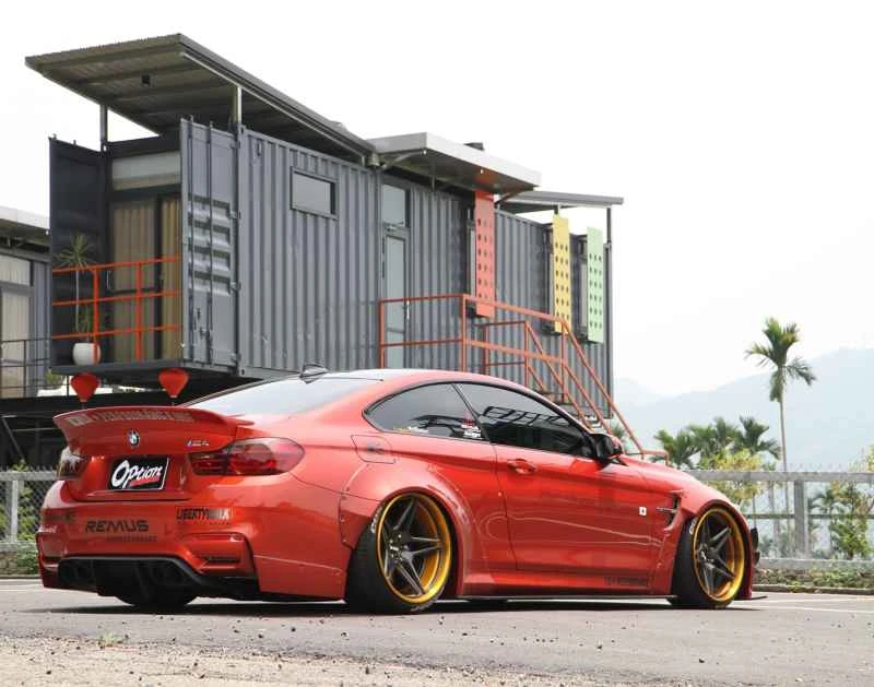 【エアロキットに関する5つの質問】質問4：ワイドボディキットを改造した車が多く走っています。車検が必要な場合、車検に合格する方法はありますか？